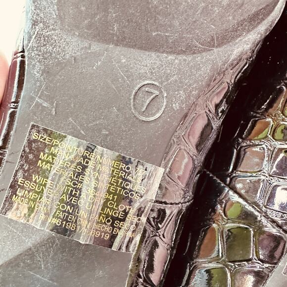 Women's Size 7 Black Faux Croc Skin 3.5" High Heel Slight Platform Classic Pumps - Picture 4 of 16